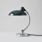 Bordlampe med soppholde i metall i grønn med sølv metall strand.