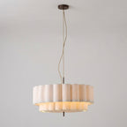 Taklampe i japansk design med stoff og kabel.