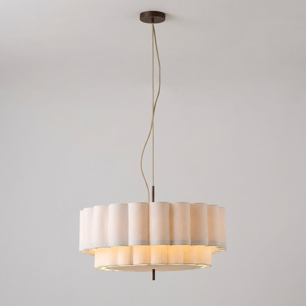 Taklampe i japansk design med stoff og kabel.