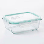 Matboks i glass med plastikk lokk. 