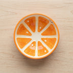 Appelsinbolle fra over med fint oransje design. 