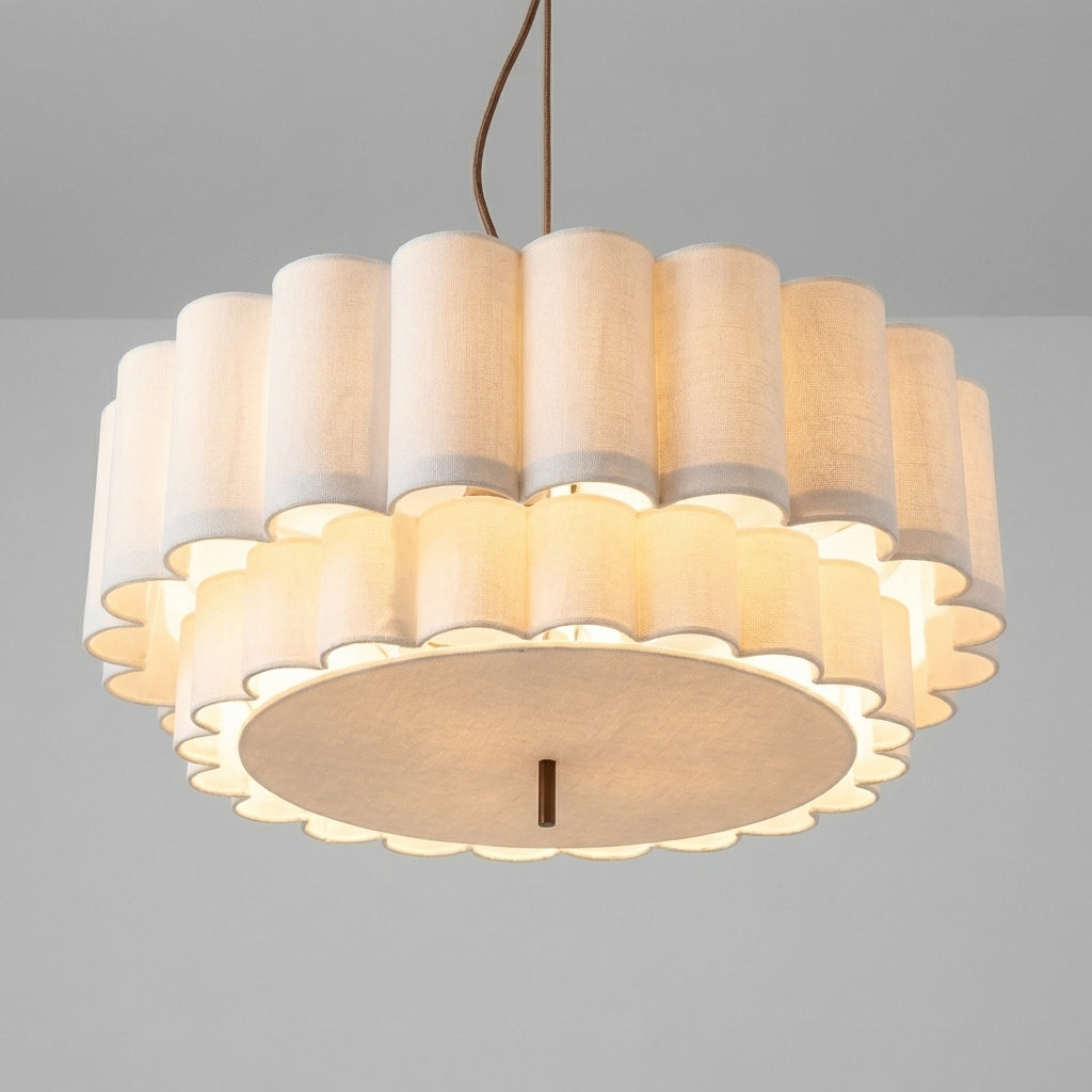 Detaljer av fin japansk inspirert lampe i stoff i studio.