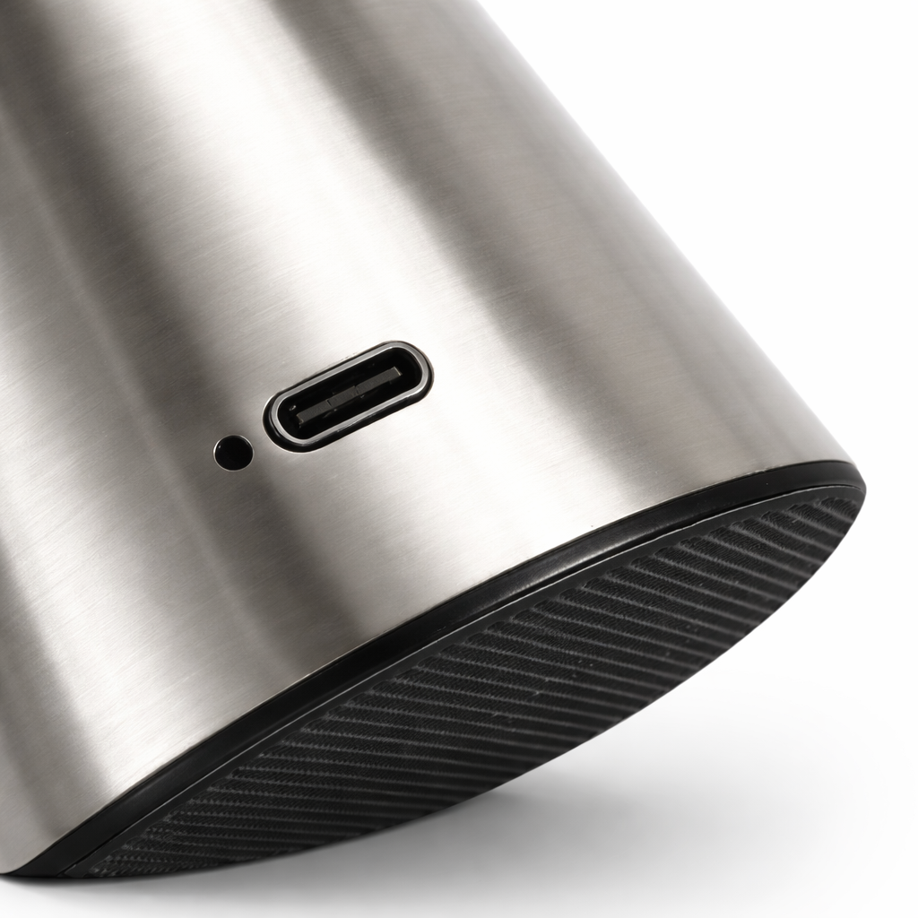 details of the changer area of the silver lamp