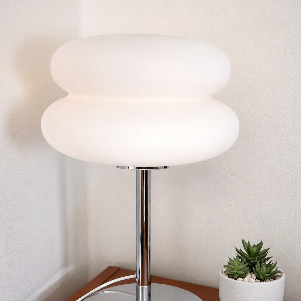 Hvis led lampe i et hjøret på rommet. 