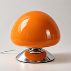 Bordlampe med soppformet glasskjerm og kromsokkel