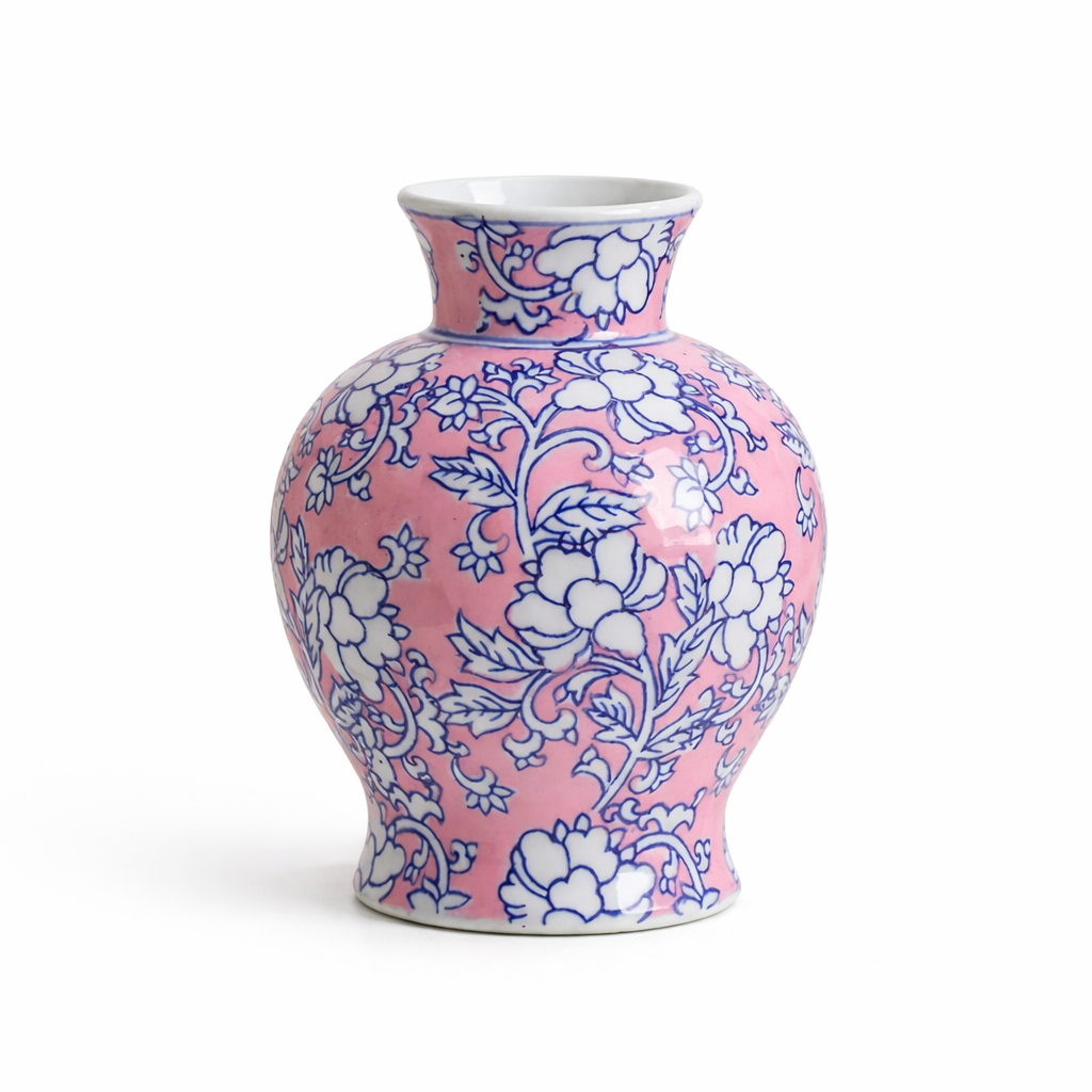 Rosa og blå vase i antikk tatt i et hvitt studio. 