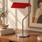 Skrivebordslampe med flat glasskjerm og bøyd arm
