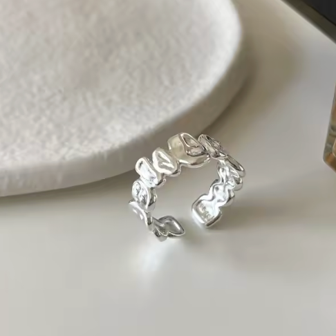 Sølv ring i sterling sølv i forskjellige former. 