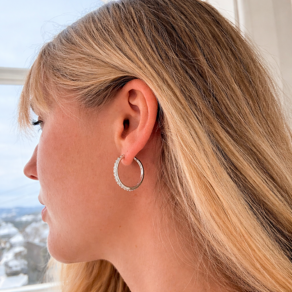 20mm store sølv hoops med stener i front. 