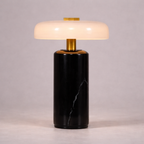 Sort trodlas lampe med led lys
